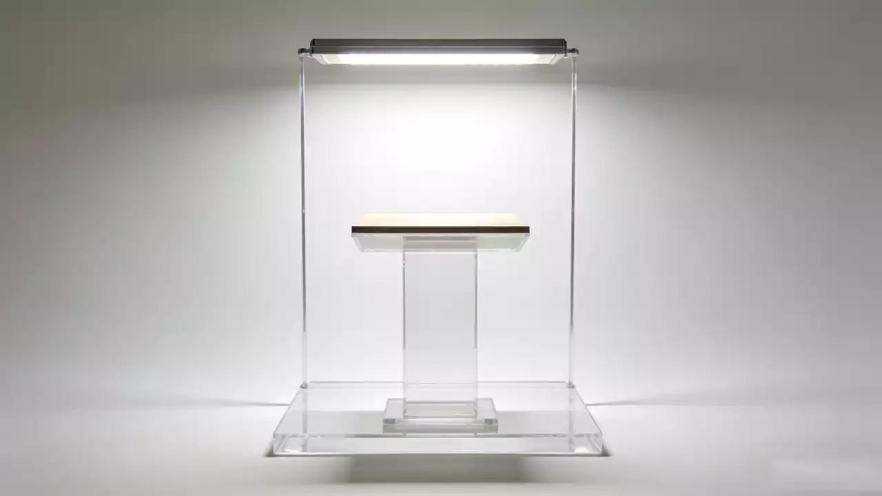 Acrylic trade show display manufacturer lit podium